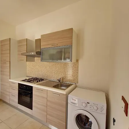 Aglaia Apartment *